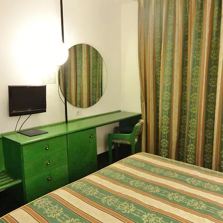 ホテル Hotel Lodi