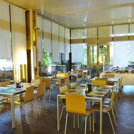 ホテル Hotel Lodi 4*